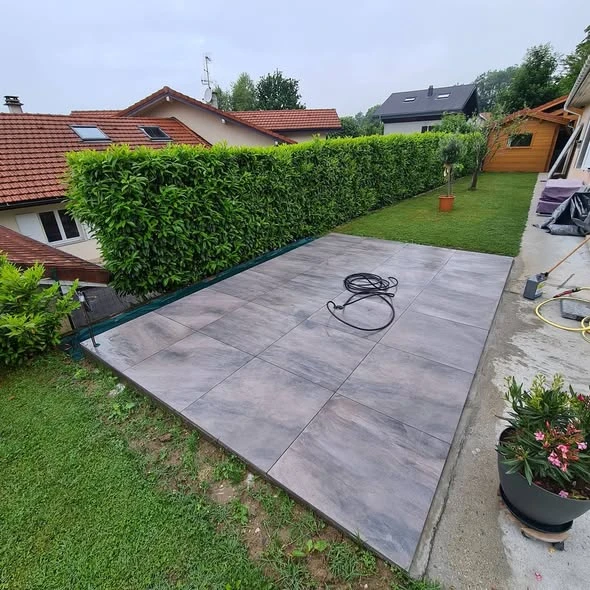 Terrasse à Contamine-sur-Arve avant installation du jacuzzi