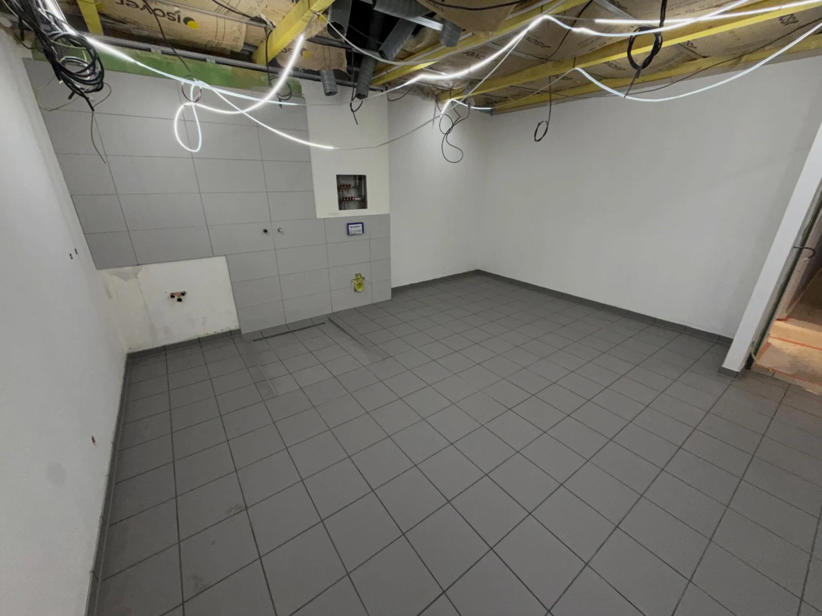 Carrelage des vestiaires des pompiers